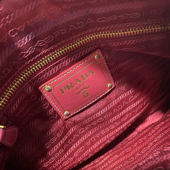Authentic Prada Tessuto + Saffian Crossbody in Peonia - Picture 6 of 14